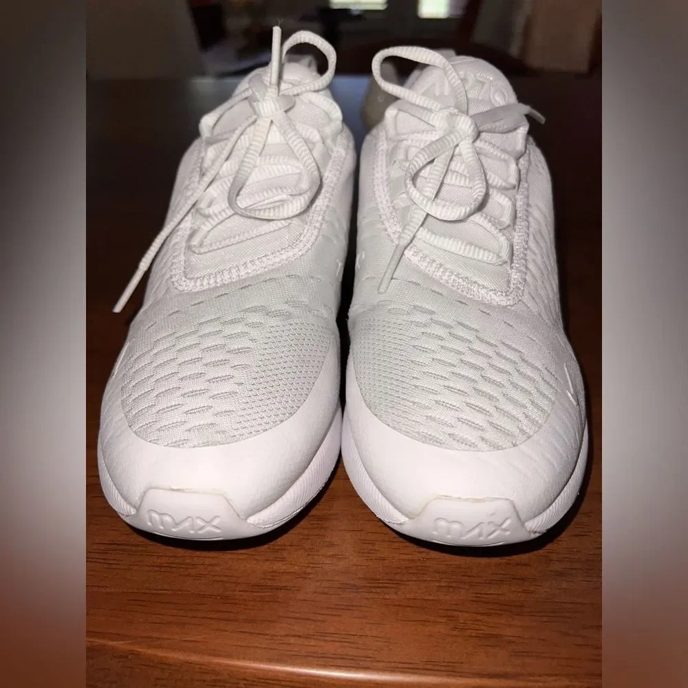 Nike Air 270 White Sneakers Sz 6Y or Women 7.5 Running Jogging Training Casual